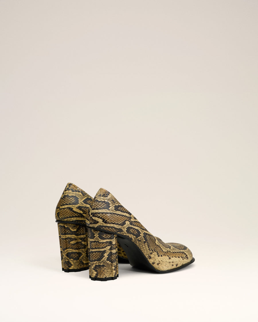 Beige Leather Piano Pump