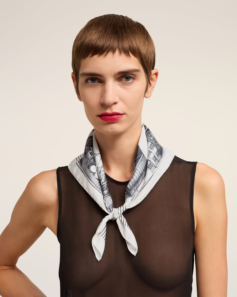 Place Des Victoires Scarf